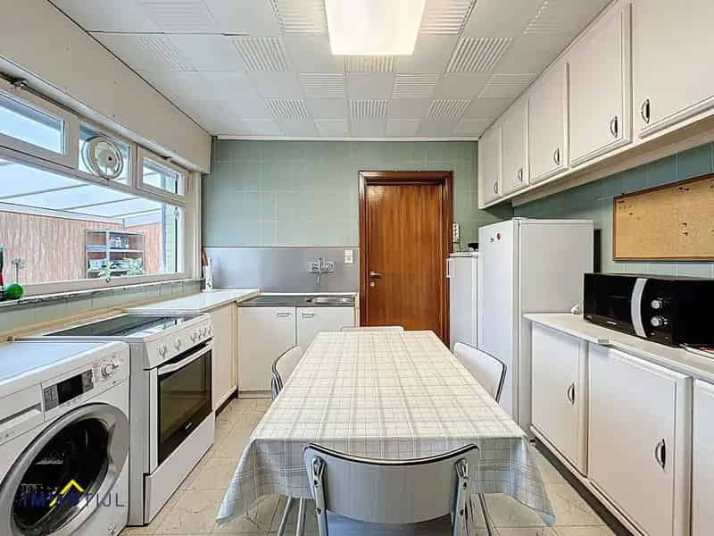 Te renoveren woning met westgerichte tuin in Mere!