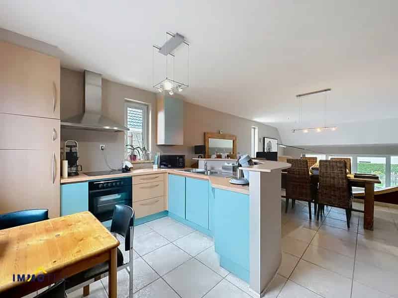 Ruime woning met tuin en carport te Moorsel!