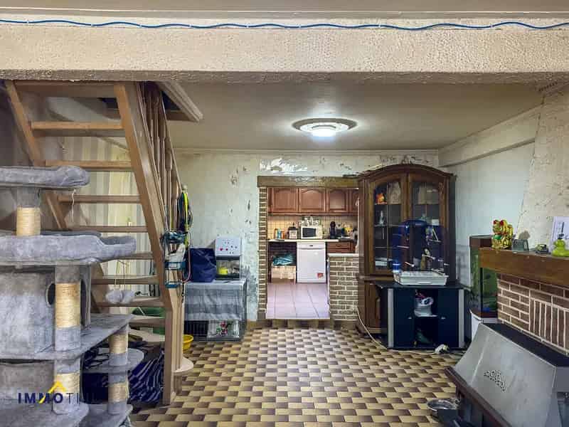Te renoveren woning met zonnige terrassen en topligging!