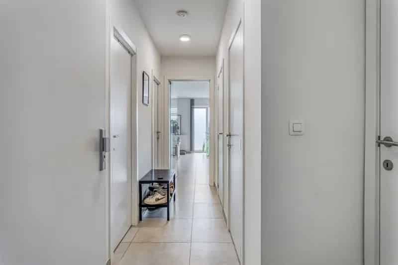 Recent 2-Slaapkamer Appartement Met Tuintje!