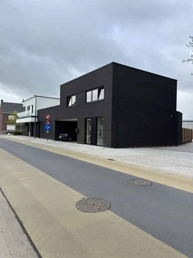 Stadswoning met 3 slaapkamers en carport