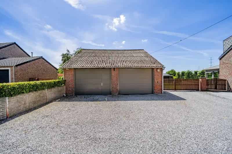 Huis te huur met grote opslag en atelier