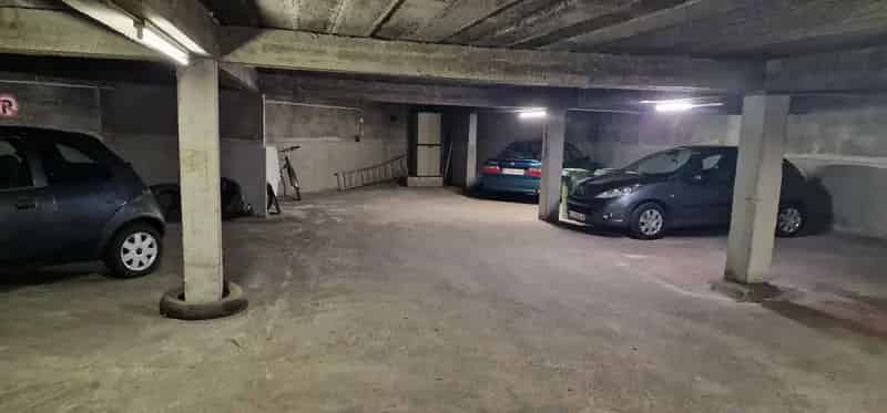 Binnenstaanplaats nabij het centrum.