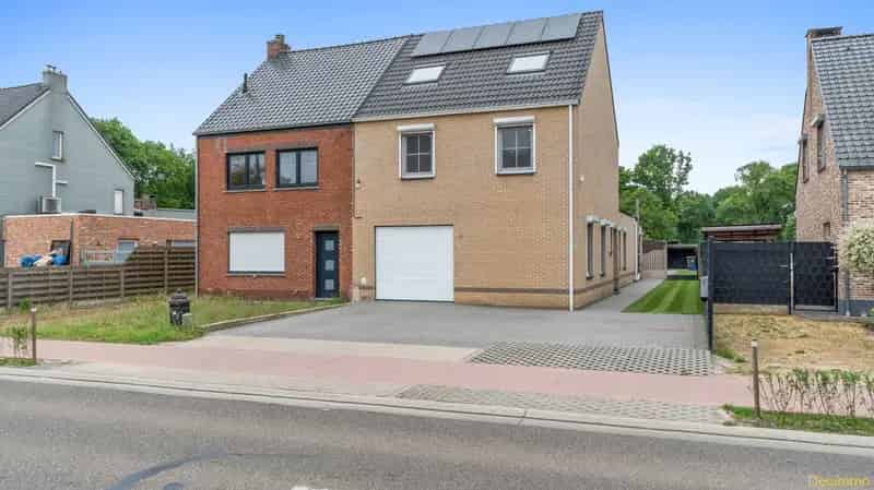 Huis te huur: Instapklare gezinswoning met 4 slaapkamers en garage