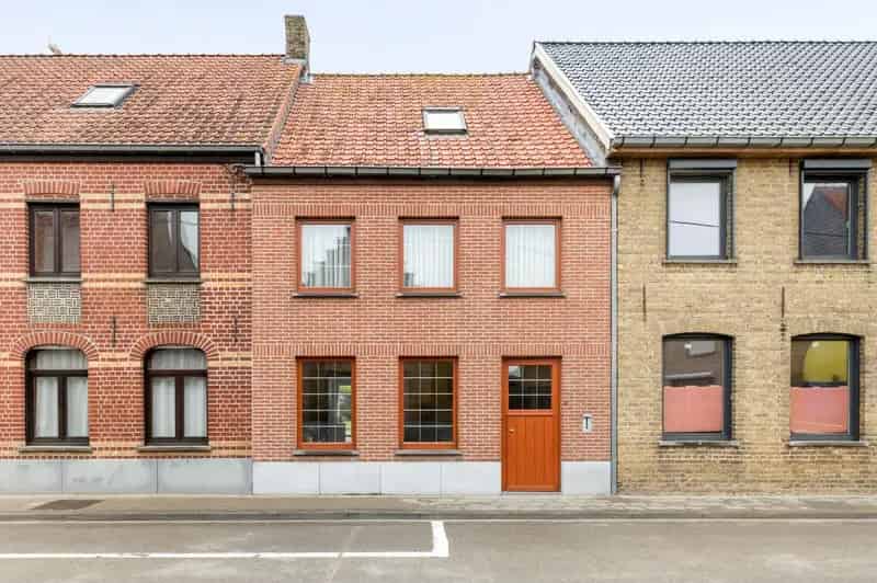 Verrassend ruime woning met 2 slaapkamers en gezellige tuin.