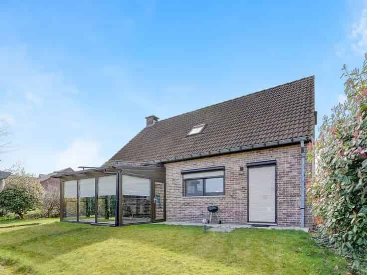 Ruime woning te Ottenburg - 4 slaapkamers - Garage - Tuin