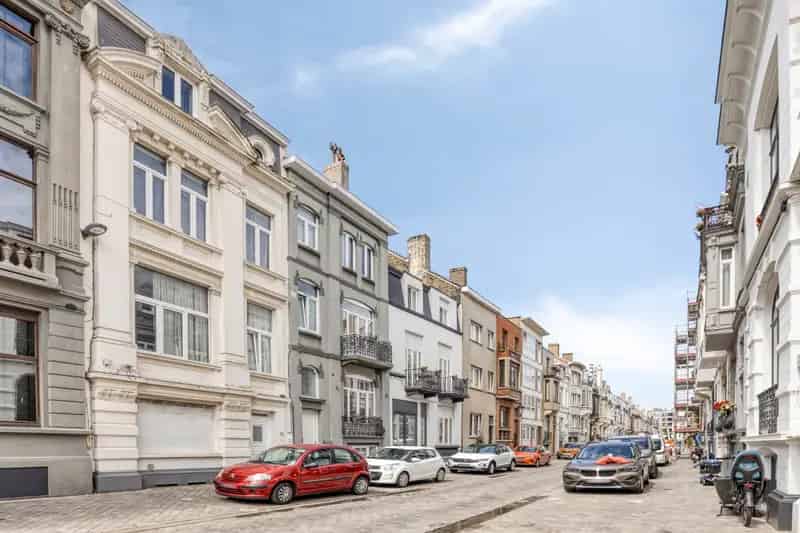Herenhuis te huur Oostende 4 Appartementen Nabij Strand