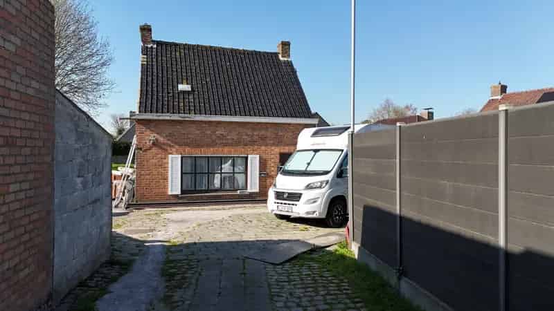 Te renoveren woning in centrum Koekelare
