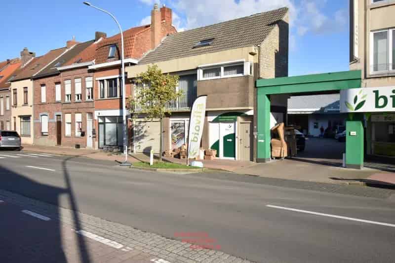 Handelswoning met ruime garage en opslagruimte van 155m2