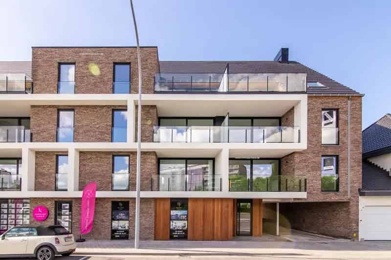 Nieuwbouw garage te koop in Roeselare