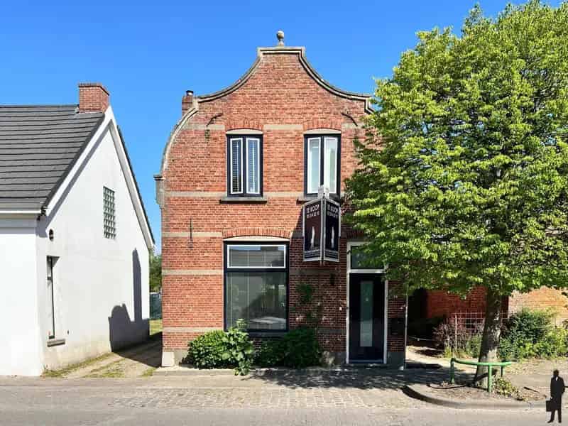 Charmante, gerenoveerde woning met 3 slpk. gelegen in de dorpskern van Meersel-Dreef!