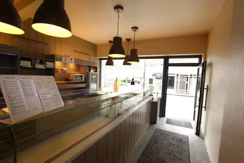 HANDELSPAND - TOP GELEGEN IN HET CENTRUM