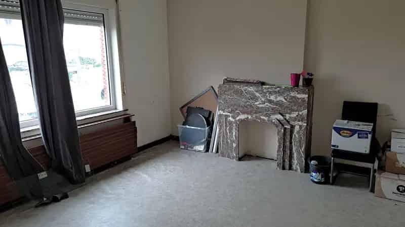 Te renoveren woning met 3 slaapkamers, garage en tuin