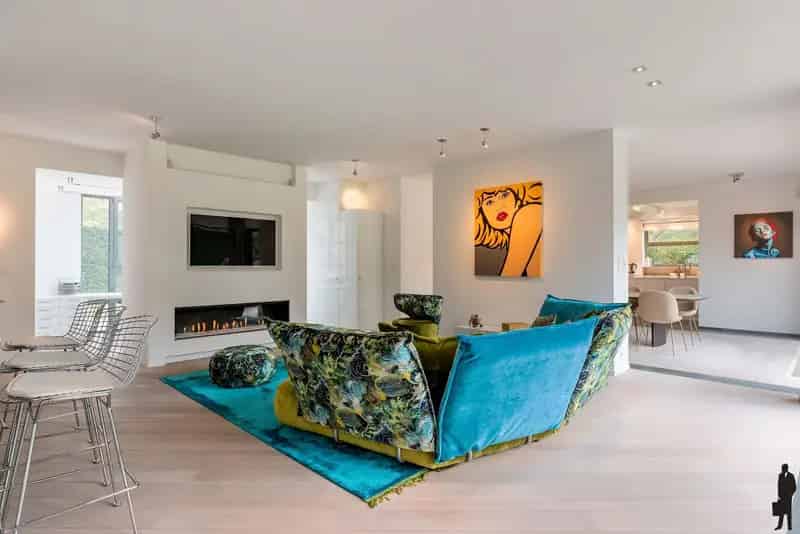 VILLA MET APARTE PRAKTIJK OF APART KANTOOR AAN HUIS (vrij beroep mogelijk!)