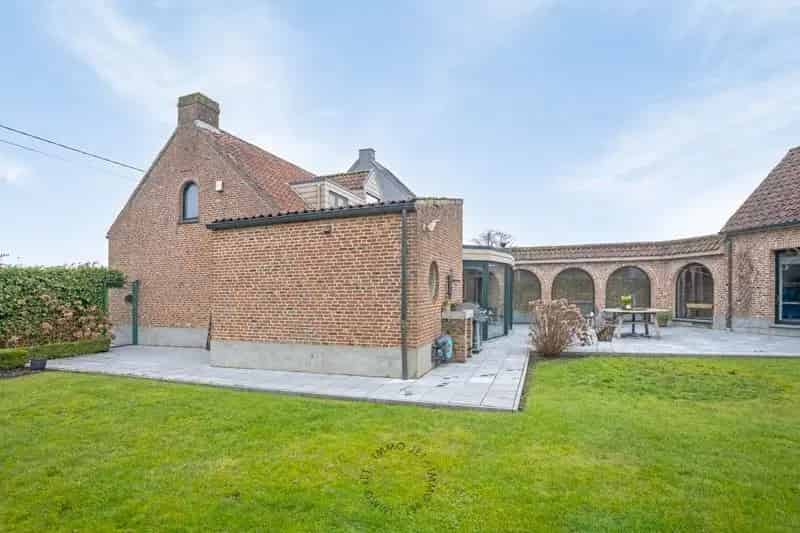 Unieke woning in hoevestijl met tal van mogelijkheden