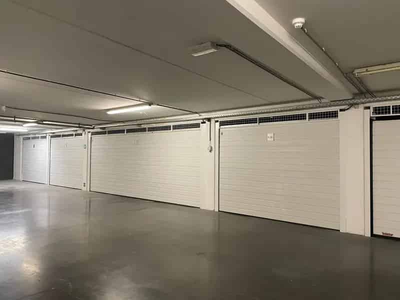 Gesloten garagebox, gelegen in villaresidentie Katelijne...