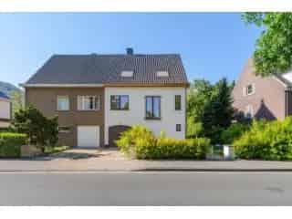 Huis te Koop Gent - Gerenoveerde woning met 3 slaapkamers en tuin