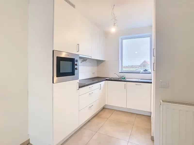 Recente woning te huur met 3 slaapkamers , tuin, garage en 2 parkeerplaatsen !