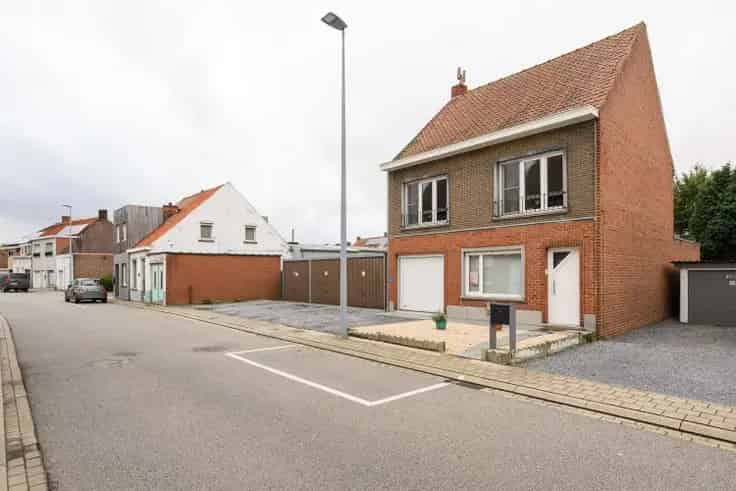 Huis Te Koop Meulebeke Centrum 468m2 Garage Tuin