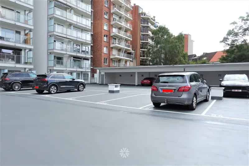 Garage te Huur Gent - Nabij Citadelpark en Station Sint-Pieters