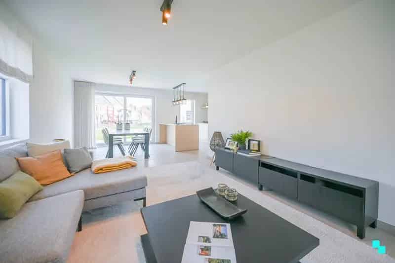 Ruime nieuwbouwwoning vlakbij het centrum van Wielsbeke