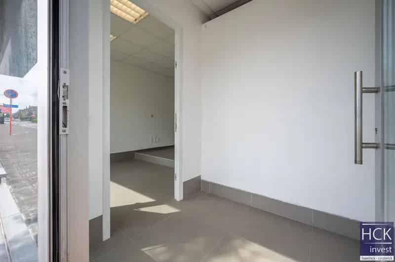 KRUISHOUTEM - Commerciële ruimte  94m² op topligging in centrum!