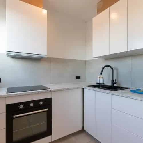 STIJLVOL & GERENOVEERD APPARTEMENT in het hartje van OOSTKAMP MET 2 SLAAPKAMERS
