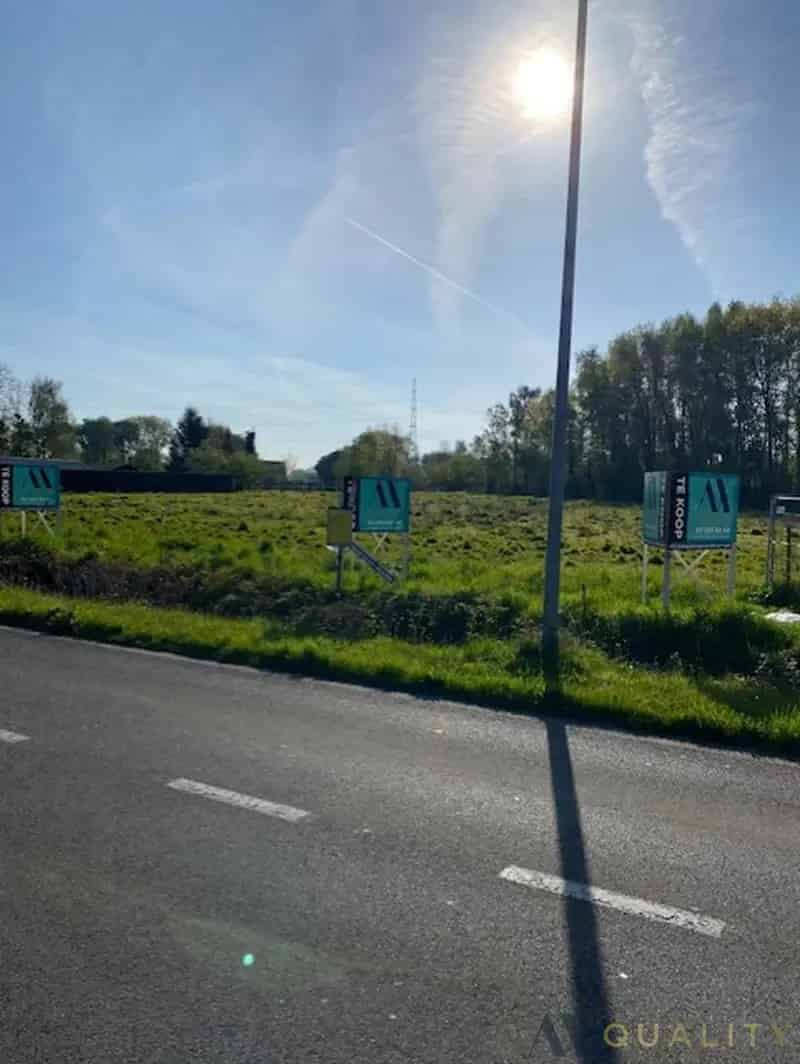 Mooi perceel bouwgrond voor een half-open bebouwing