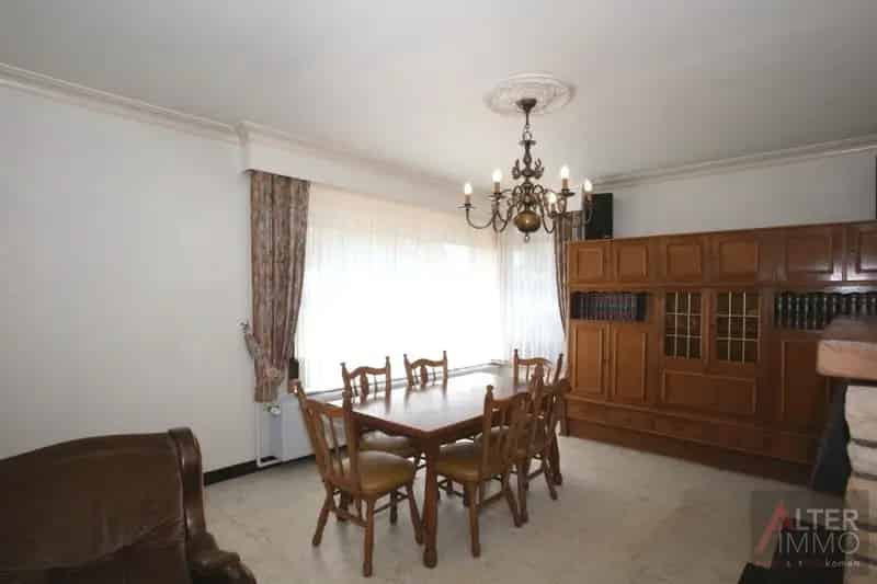 VERKOCHT! Eengezinswoning met 3 (slaap)kamers op een goed gelegen perceel van 9a 76ca vlakbij Zolder centrum.