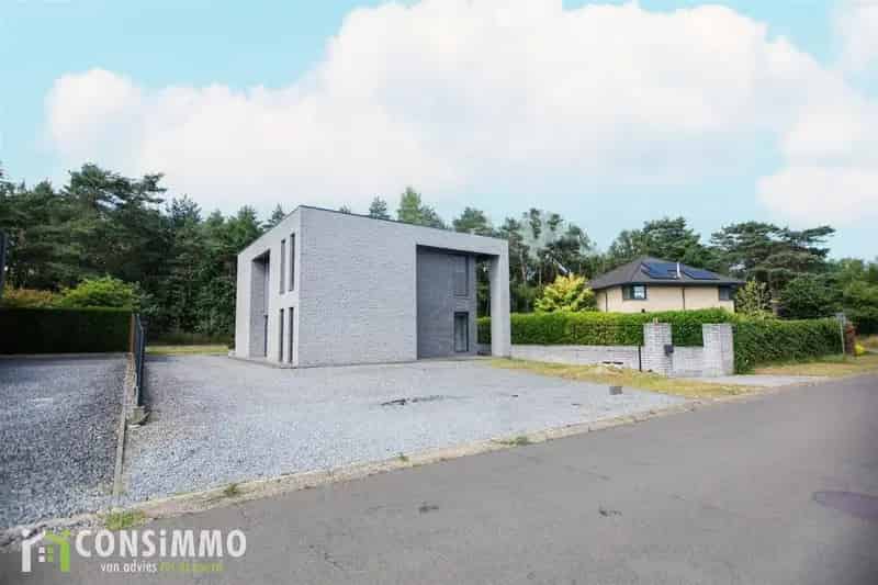 Ruime gezinswoning met 4 slaapkamers in groene omgeving te Genk-Driehoeven