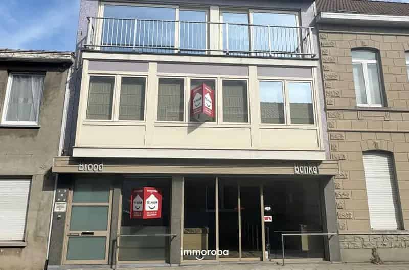 Handelspand (woonst, winkel en opslagplaats) te huur  in het centrum te Waregem!