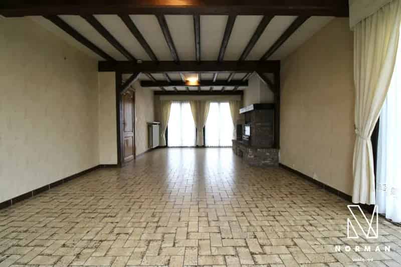 Stevige halfopen bebouwing op toplocatie in Sint-Lodewijk (Deerlijk)