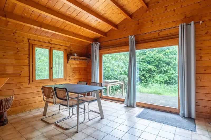 Chalet met 2 slaapkamers op 1.800 m² in Vlimmeren.