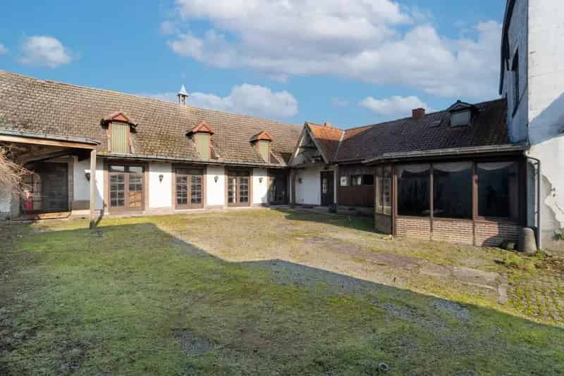 Huis te huur: Te renoveren eigendom met 1001 mogelijkheden