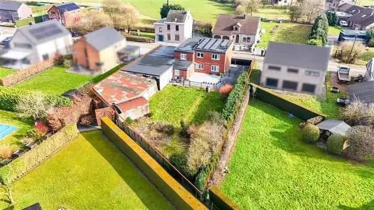 Huis Te Koop met Grote Kantoorruimte