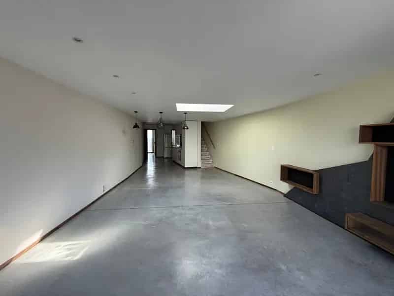 SCHELLEBELLE Gerenoveerde Rijwoning met Terras