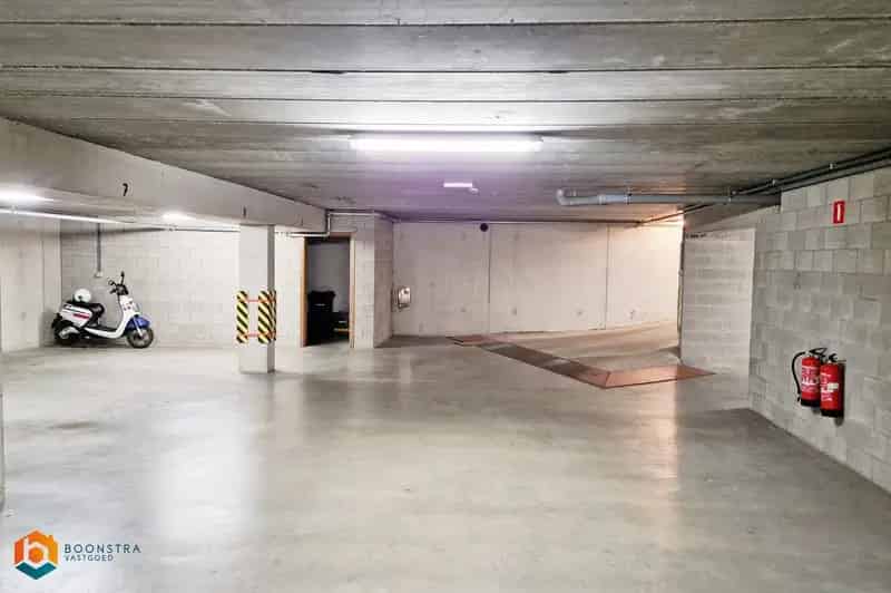 Ondergrondse parkeerplaats te Reet