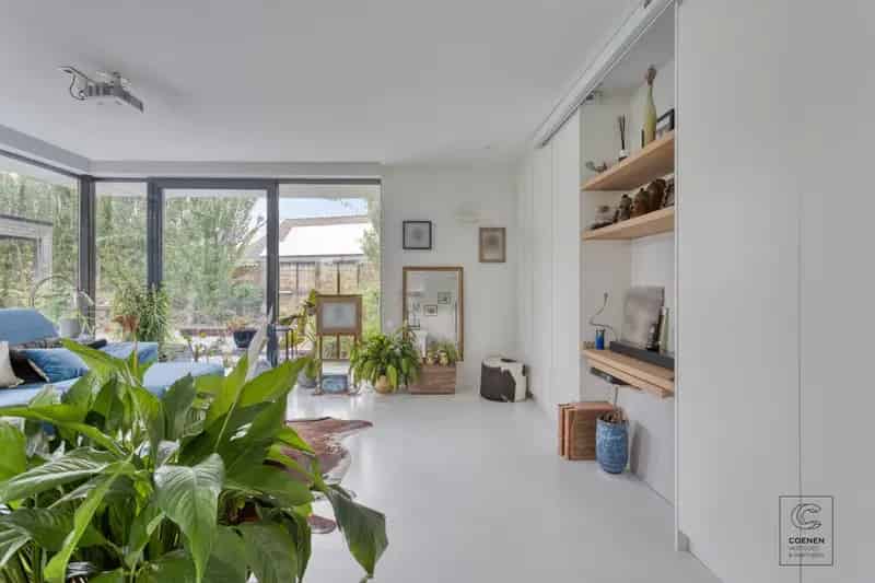 Prachtig, instapklare laagbouwwoning met 4 slaapkamer op een perceel van 995 m²!