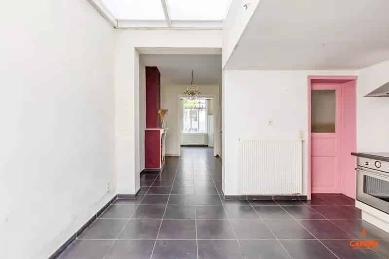 Huis te Koop Gent: 4 Slaapkamers, Stadswoning Nabij Centrum