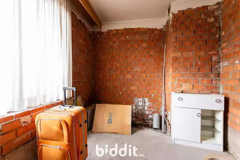 WONING MET POLYVALENTE RUIMTE