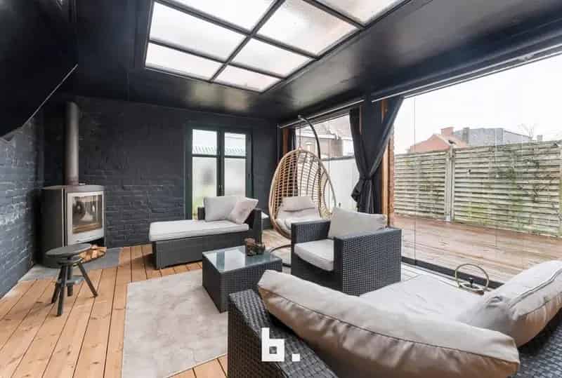 Unieke, polyvalente woning met handelsruimte, dubbele garage en atelier!