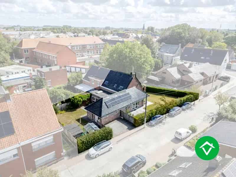 Ruime halfopen bebouwing met 4 slaapkamers en ruime tuin!