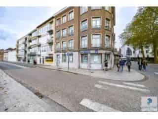 Handelspand te Koop Brugge Centrum - Recent Vernieuwd