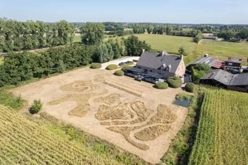 Boerderij 8198m² te Kontich: gerenoveerd, landelijk, centraal