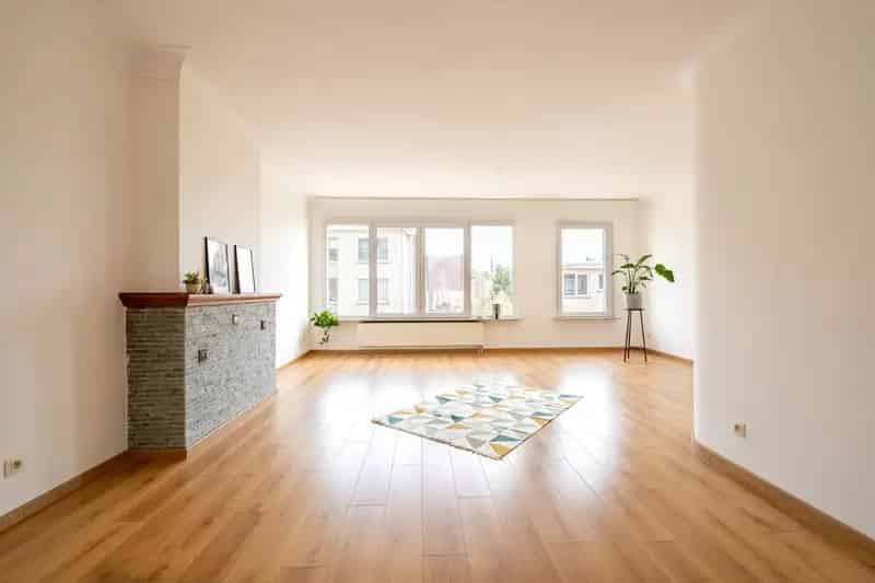 Zonnig en ruim appartement met twee slaapkamers 8501461