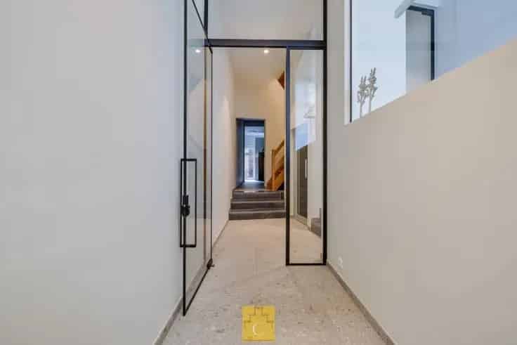 Huis Te Koop Gerenoveerde Stadswoning met Lift