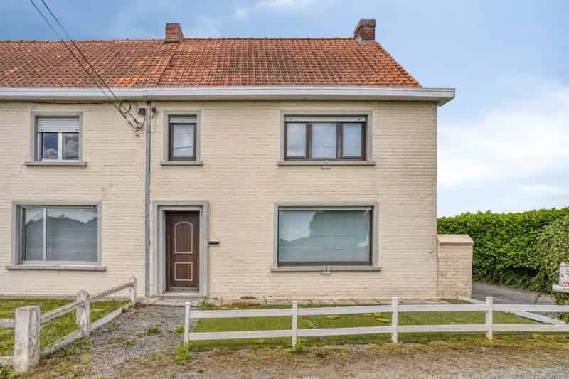 Landelijk gelegen te renoveren woning TE KOOP in Dentergem!