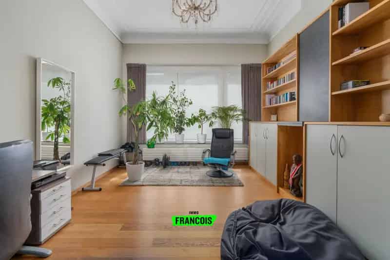 Prachtig instapklaar duplex appartement met terras en tuin in het centrum van Brussel