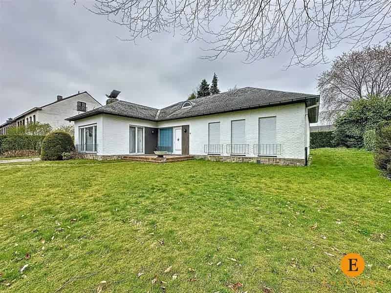Te renoveren bungalow Sint Niklaas