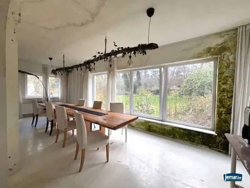 Te renoveren villa op toplocatie te Maasmechelen!